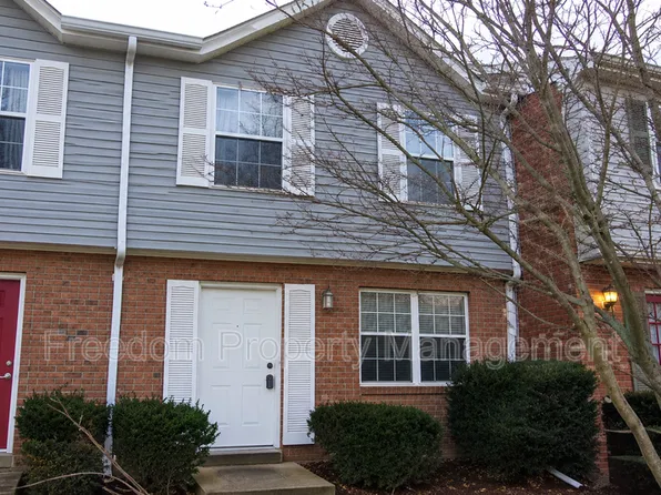 3407 Castle Hill Dr, Woodbridge, VA 22193
