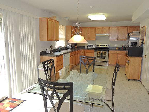5th image of 378 Harper Dr