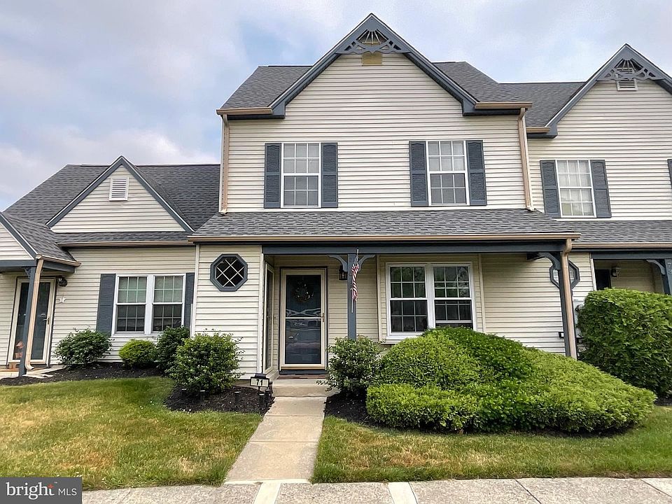1st image of 71 Knoll Dr