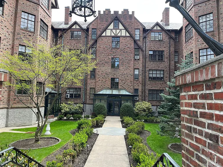 38-30 Douglaston Pkwy #4C — Photo 9