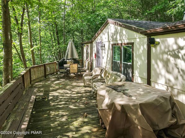 117 Teak Dr, Greentown, PA 18426