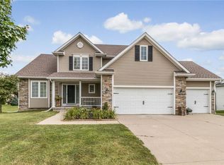 15125 Beechwood Ave, Clive, IA 50325