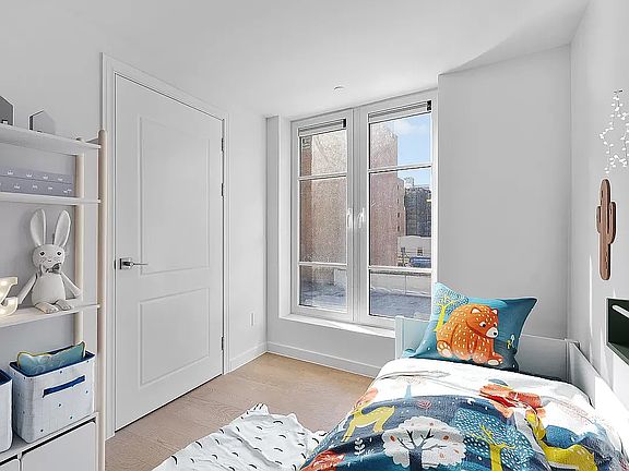 4th image of 37-26 32nd St #Pha