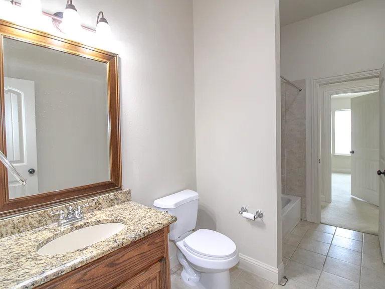 215 Wooded Creek Ave — Photo 9