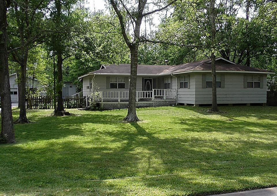 1st image of 21931 Forest Glade Dr