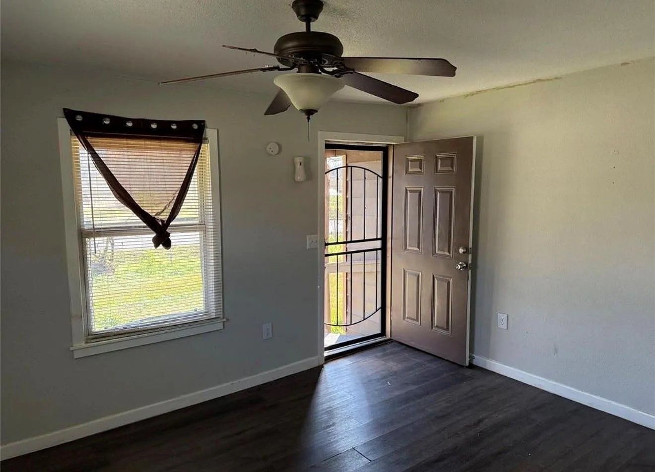 2 bed, 2.0 bath, 688 sqft, $1,400 — Photo 4