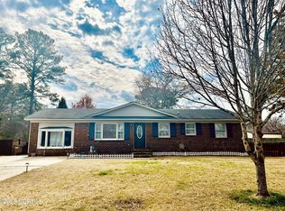 215 Thames Dr, Jacksonville, NC 28546