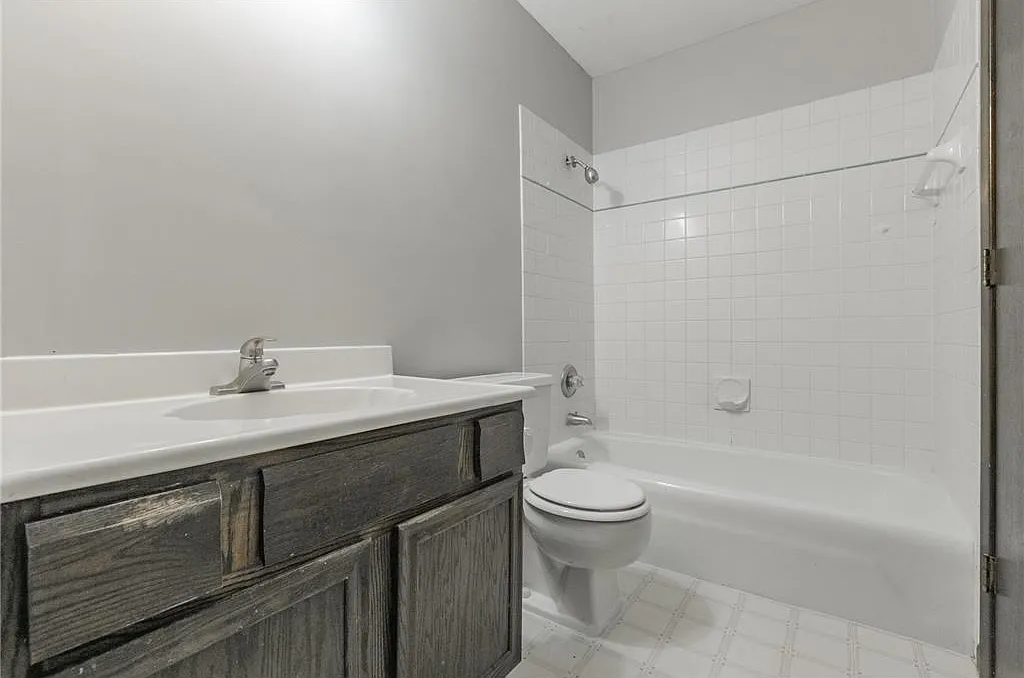 2 bed, 1150 sqft, $1,950 — Photo 4