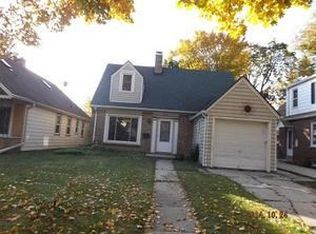 2641 N 70th St, Wauwatosa, WI 53213