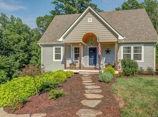 802 Dogwood St, Lowell, NC 28098