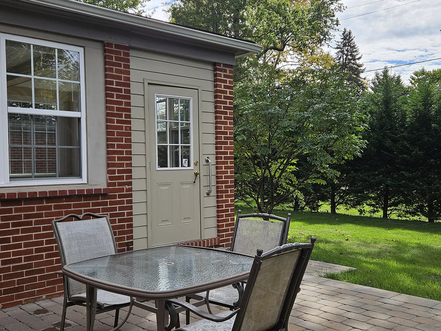 2 bed, 2.5 bath, 1400 sqft, $2,700 — Photo 4