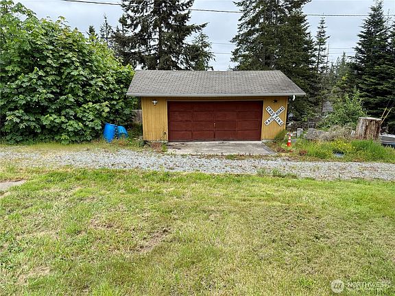 4th image of 1578 Poplar Lane
