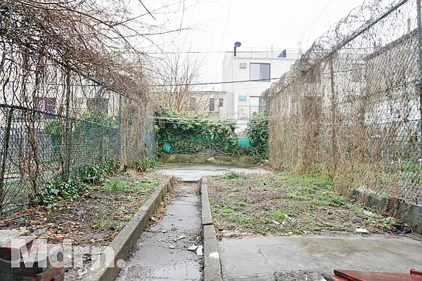 Rented by Mdrn Residential | media 1