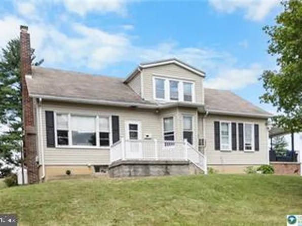 1740 E Elk Ave, Pottsville, PA 17901
