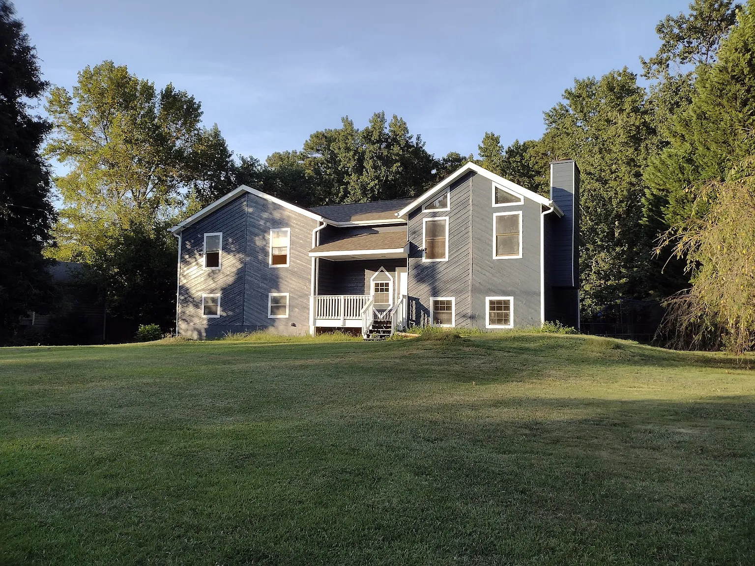 2 bed, 750 sqft, $1,290 — Photo 1