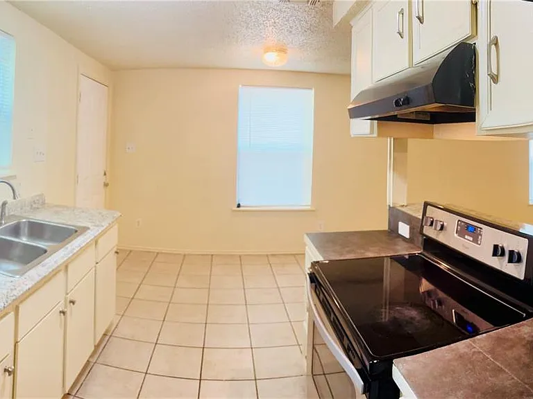 1206 Tartan Ln #B — Photo 12