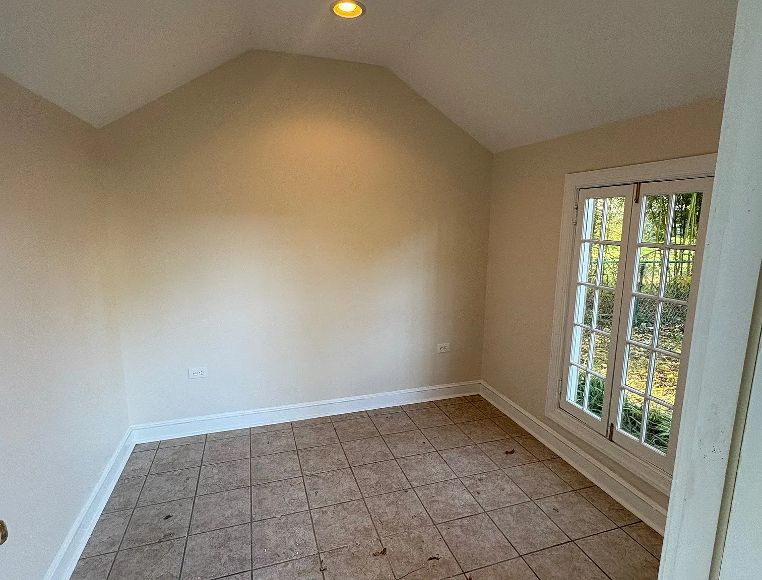 2 bed, 750 sqft, $2,250 — Photo 3