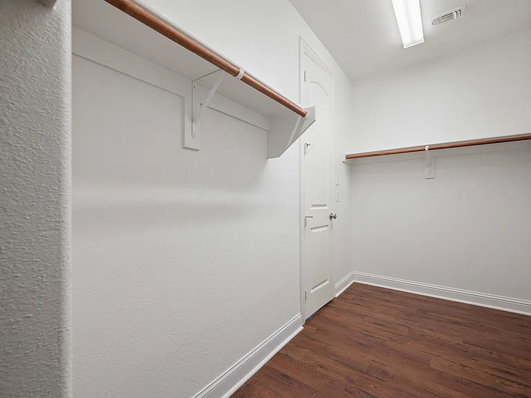 9813 Karlovich Dr — Photo 24