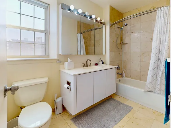 60 Oceana Drive West image 20 of 39