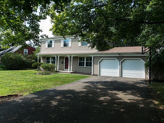 4th image of 70 Longfellow Ave