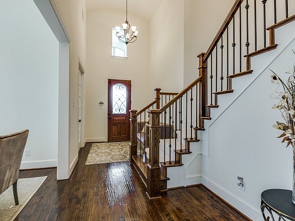 5th image of 2342 Sweetwater Ln