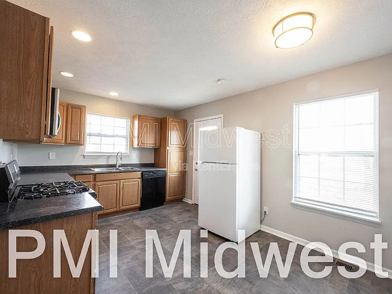 1365 Mulberry St — Photo 5