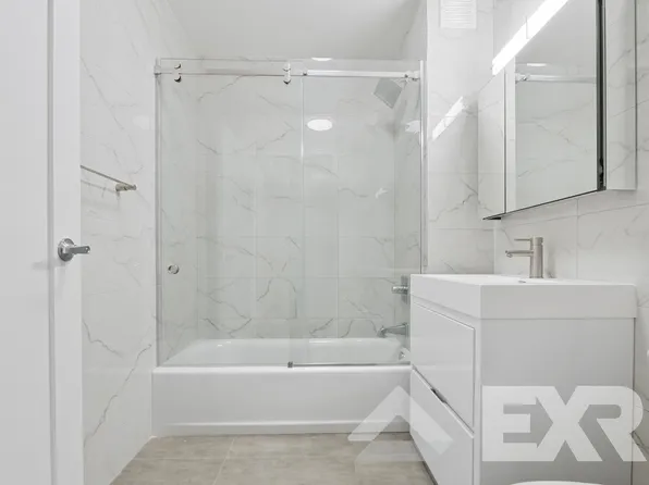 48 Somers Street image 8 of 20