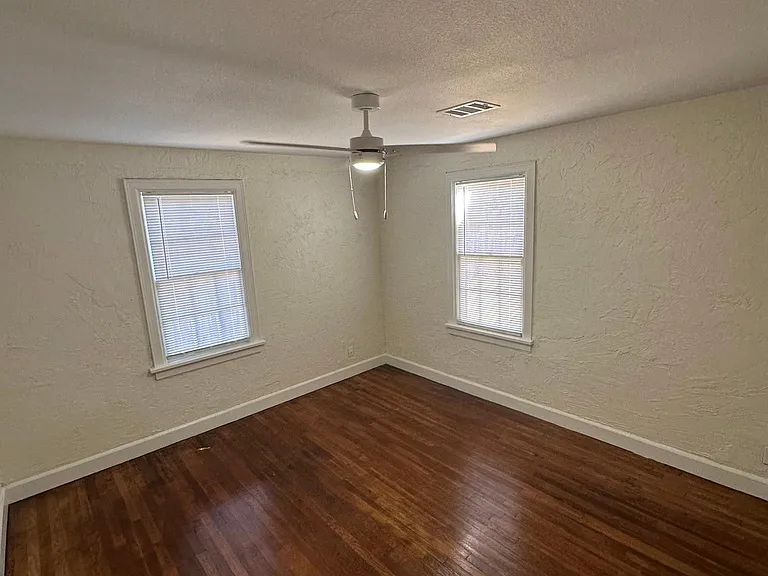 4213 SW 9th Ave — Photo 18