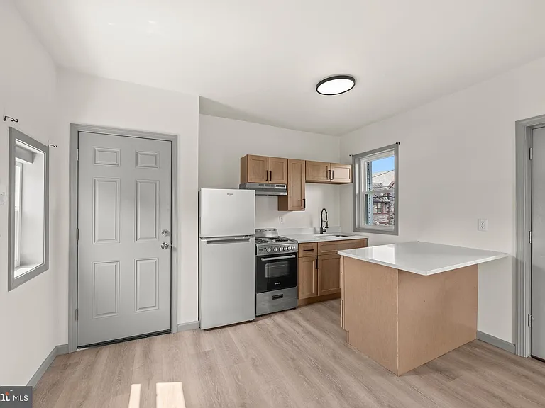 531 Walton St #3 — Photo 9