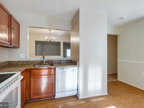 5th image of 3888 Marquis Pl