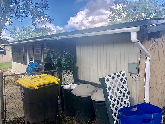 4th image of 7661 Vale Dr