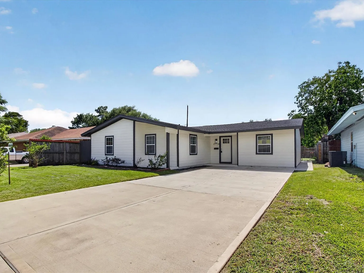 4 bed, 2.5 bath, 1602 sqft, $2,100 — Photo 4