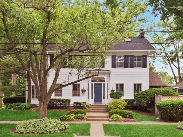 2760 Broadway Ave, Evanston, IL 60201