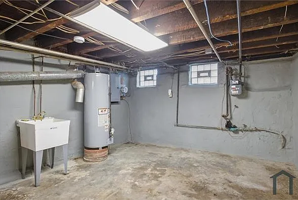 3060 Martha St — Photo 30