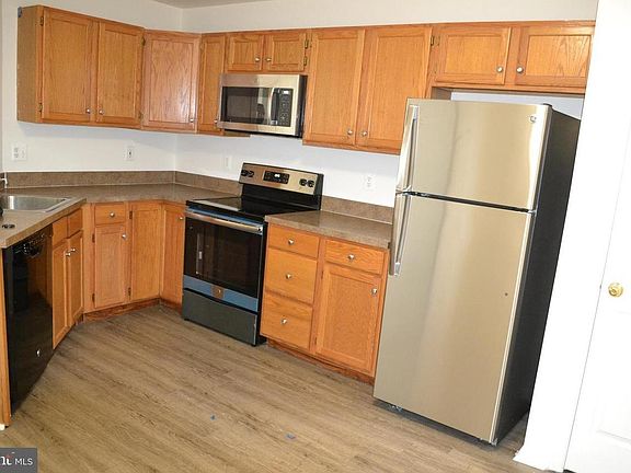 3rd image of 8326 Green Heron Way #48
