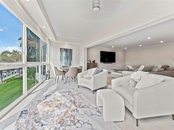 2nd image of 3050 NE 48th St APT 207