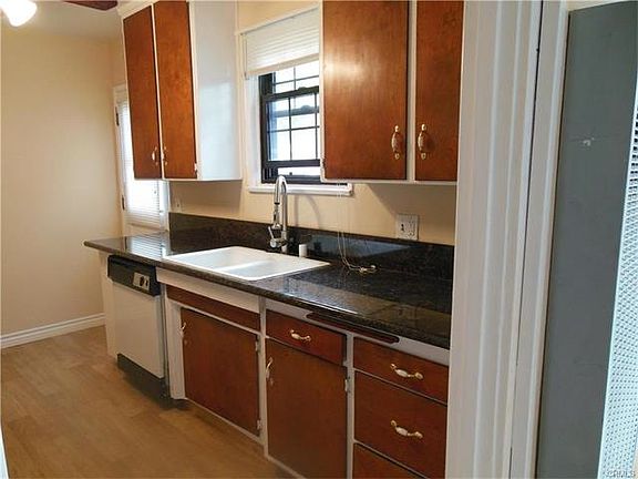 3rd image of 13527 Acapulco Dr