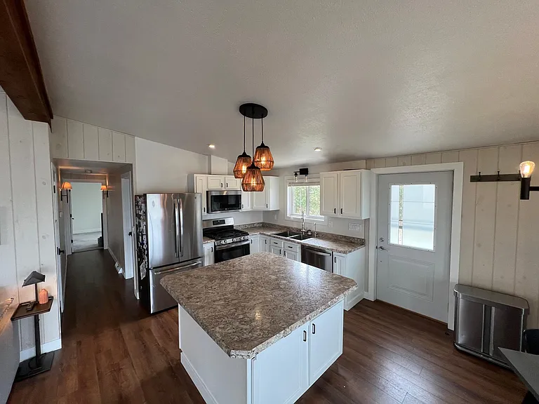 7320 Pine Ln — Photo 5
