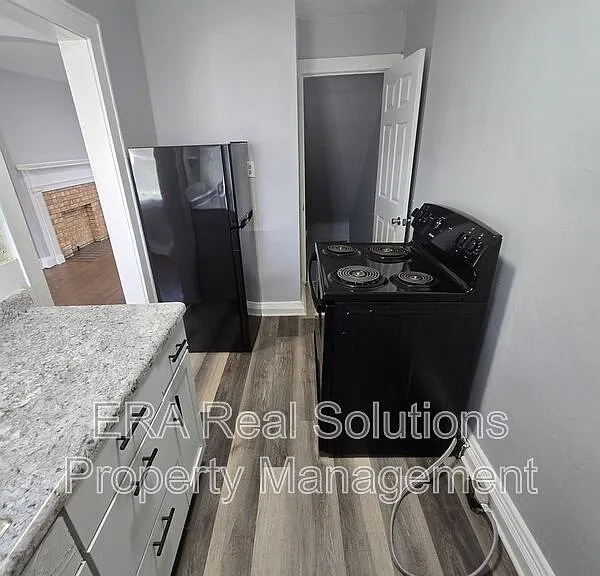 1577 E Cordell Ave — Photo 7