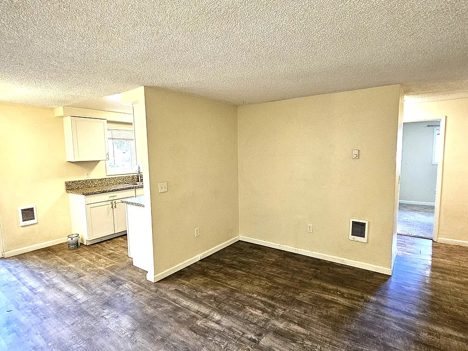 3105 L St #1