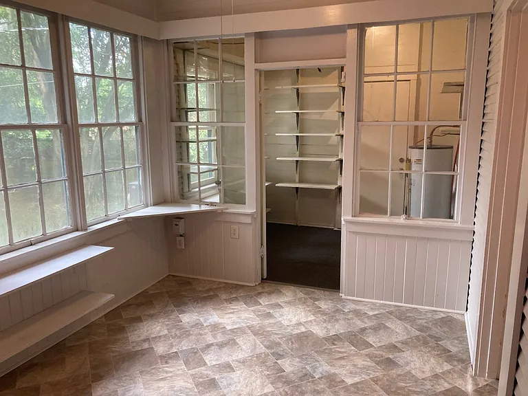 421 Rutherford St — Photo 33