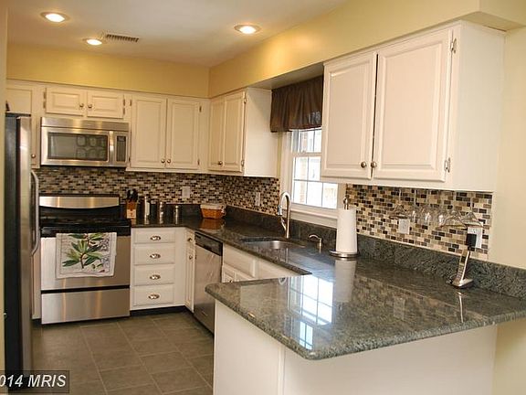 3rd image of 5972 Norham Dr