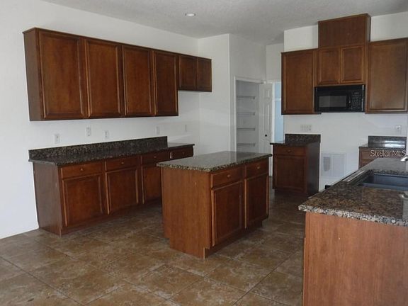 3rd image of 15544 Firelight Dr