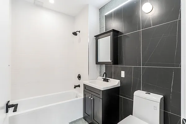 Rented by ERNY LLC | media 19