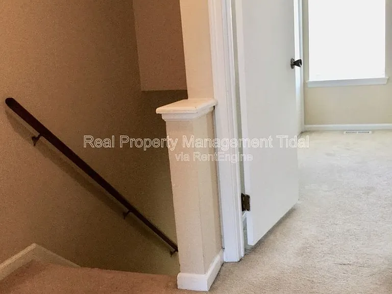 1664 Jameson Dr — Photo 7