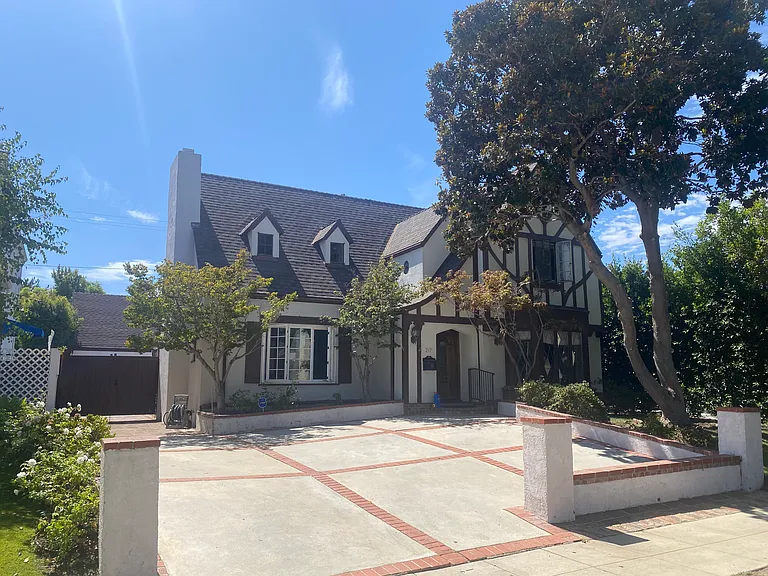 217 S Camden Dr — Photo 10