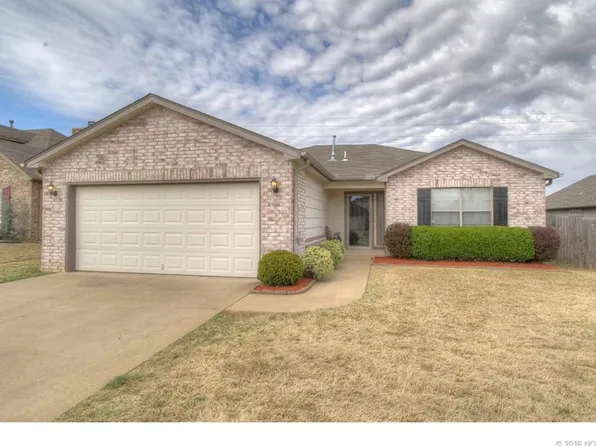 5416 S Redbud Pl W, Sand Springs, OK 74063