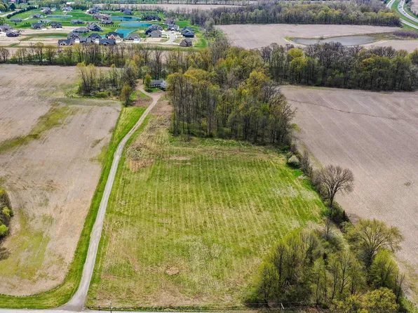 5002 N County Line Rd E, Auburn, IN 46706