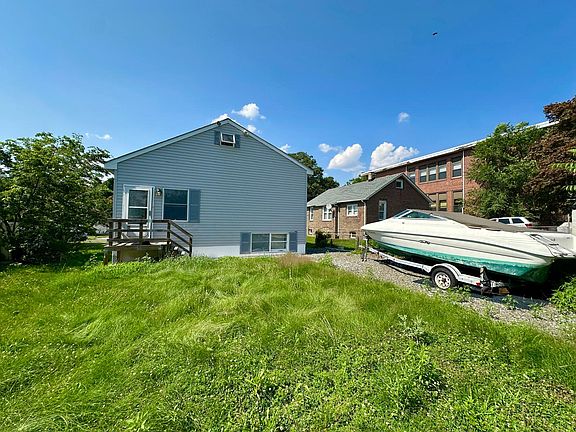 3rd image of 28 W Buckingham Ave