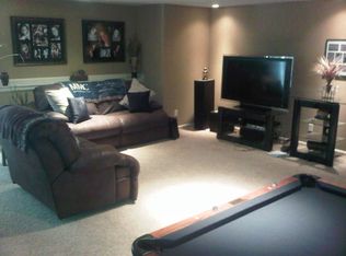 15417 Juniper Ln, Basehor, KS 66007